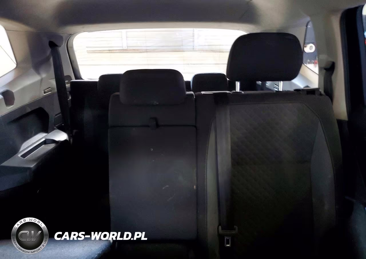 2018 Volkswagen Tiguan S VIN:3VV1B7AX8JM200417 - 10