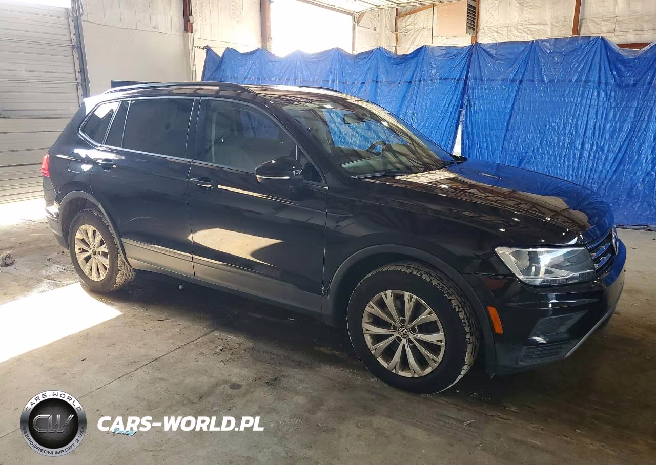 2018 Volkswagen Tiguan S VIN:3VV1B7AX8JM200417 - 4