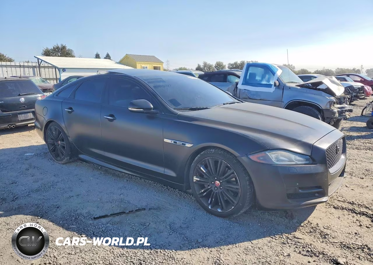 2016 Jaguar Xj VIN:SAJWA1C74G8V92330 - 4