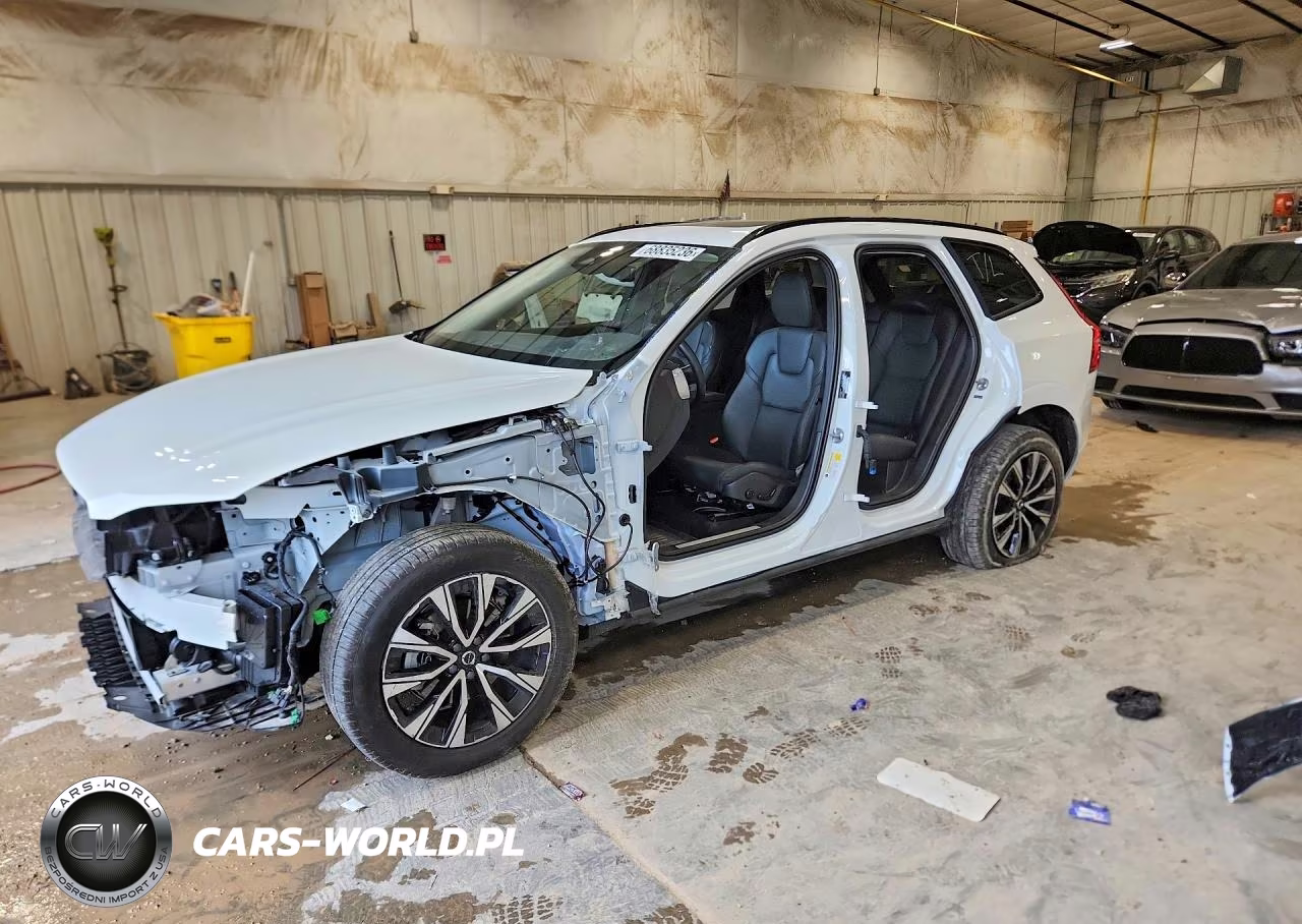 2025 Volvo Xc60 Plus VIN:YV4M12RC2S1184584 - 1