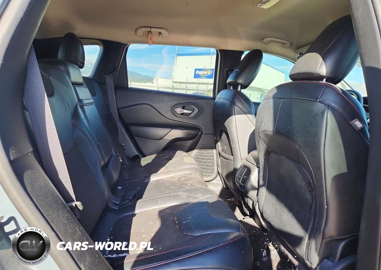 2015 Jeep Cherokee Trailhawk VIN:1C4PJMBS4FW522279 - 10