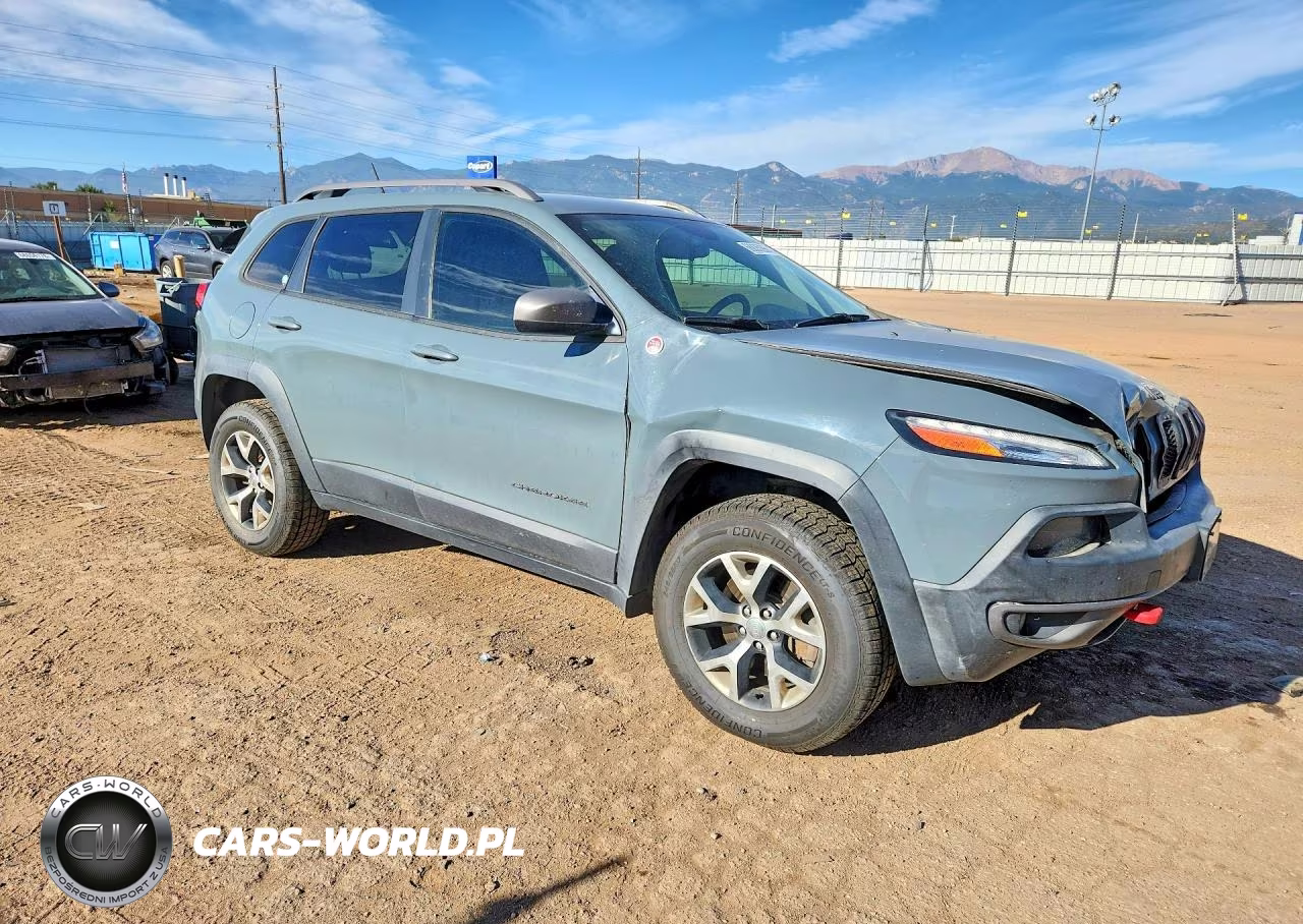 2015 Jeep Cherokee Trailhawk VIN:1C4PJMBS4FW522279 - 4