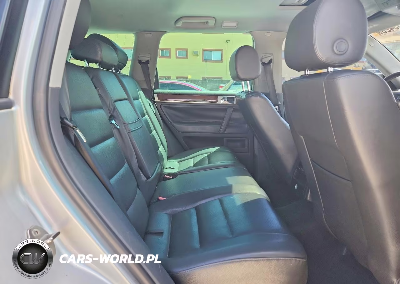 2010 Volkswagen Touareg V6 VIN:WVGBF7A96AD003553 - 10