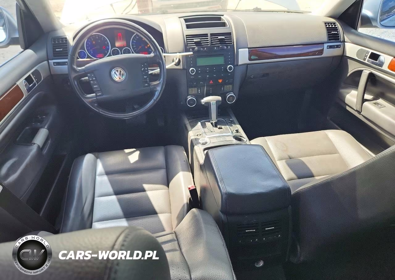 2010 Volkswagen Touareg V6 VIN:WVGBF7A96AD003553 - 8