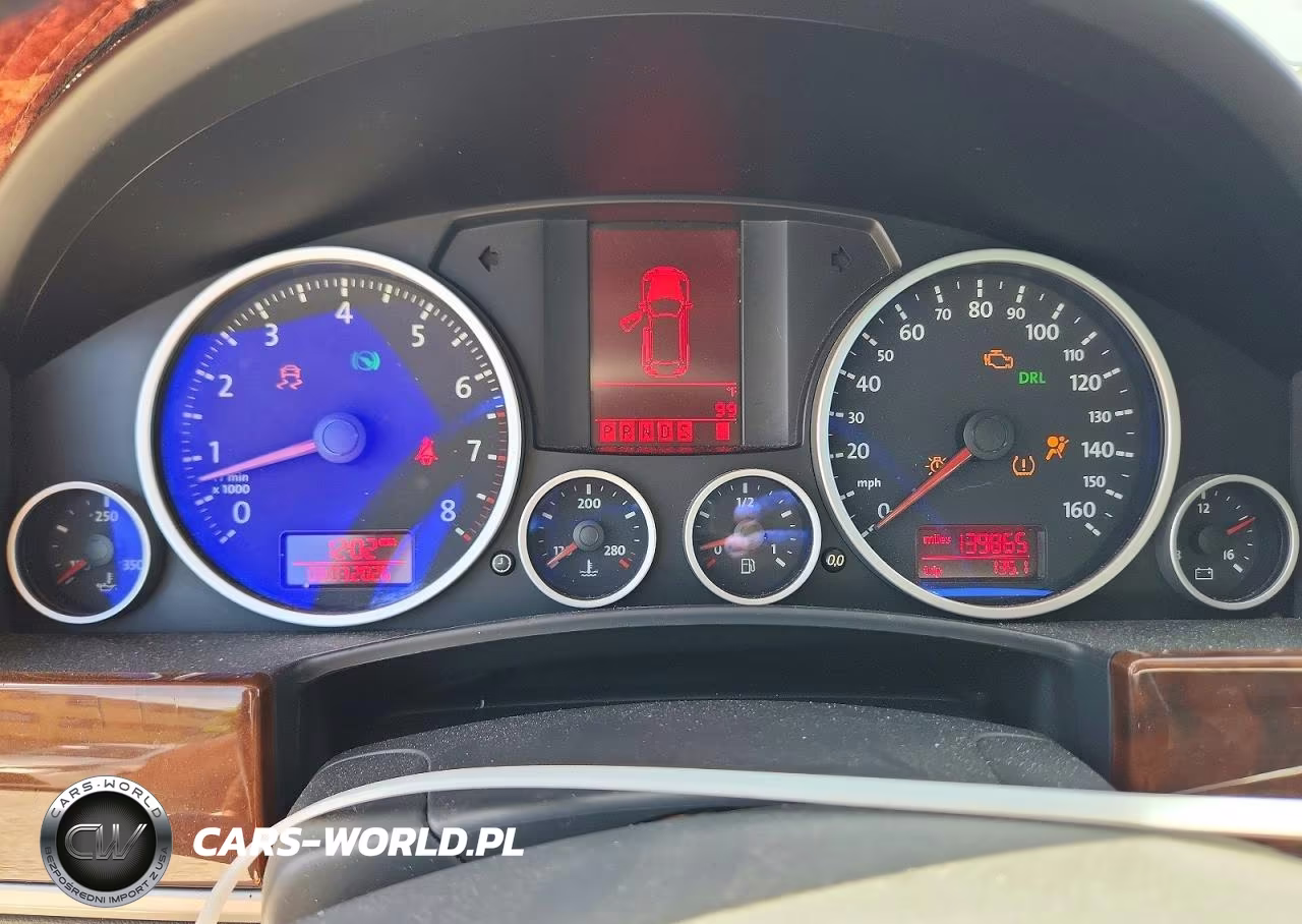 2010 Volkswagen Touareg V6 VIN:WVGBF7A96AD003553 - 9