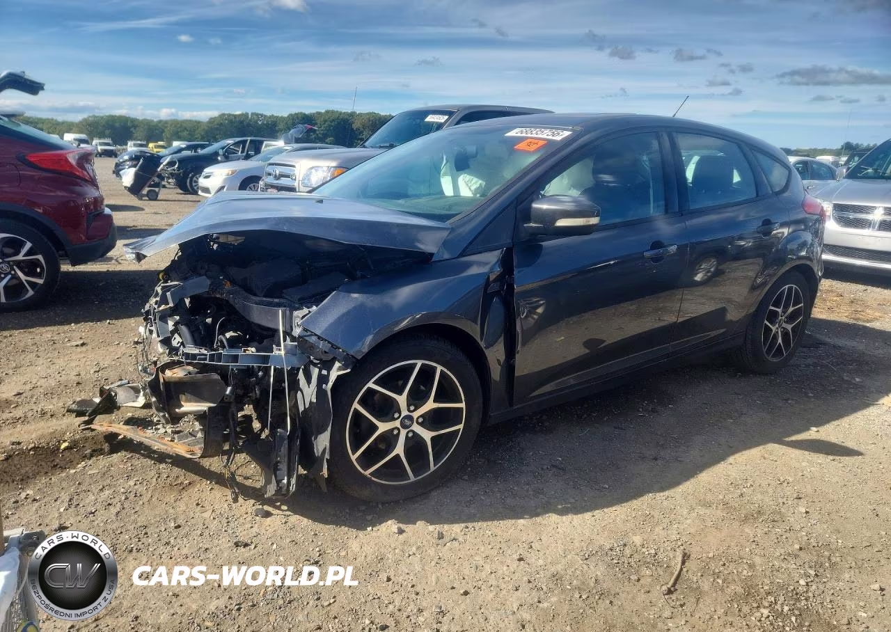 2017 Ford Focus Sel VIN:1FADP3M28HL330334 - 1