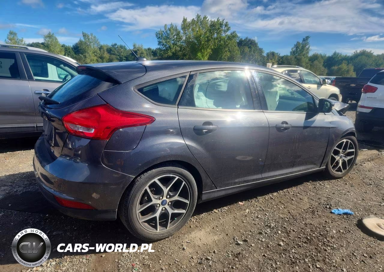 2017 Ford Focus Sel VIN:1FADP3M28HL330334 - 3