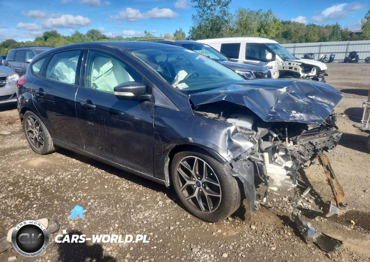 2017 Ford Focus Sel VIN:1FADP3M28HL330334 - 4