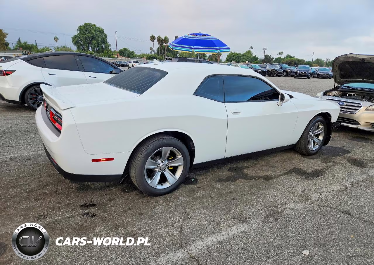 2020 Dodge Challenger Sxt VIN:2C3CDZAG3LH184954 - 3