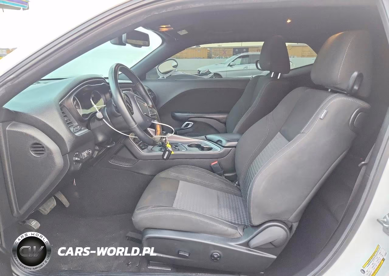 2020 Dodge Challenger Sxt VIN:2C3CDZAG3LH184954 - 7