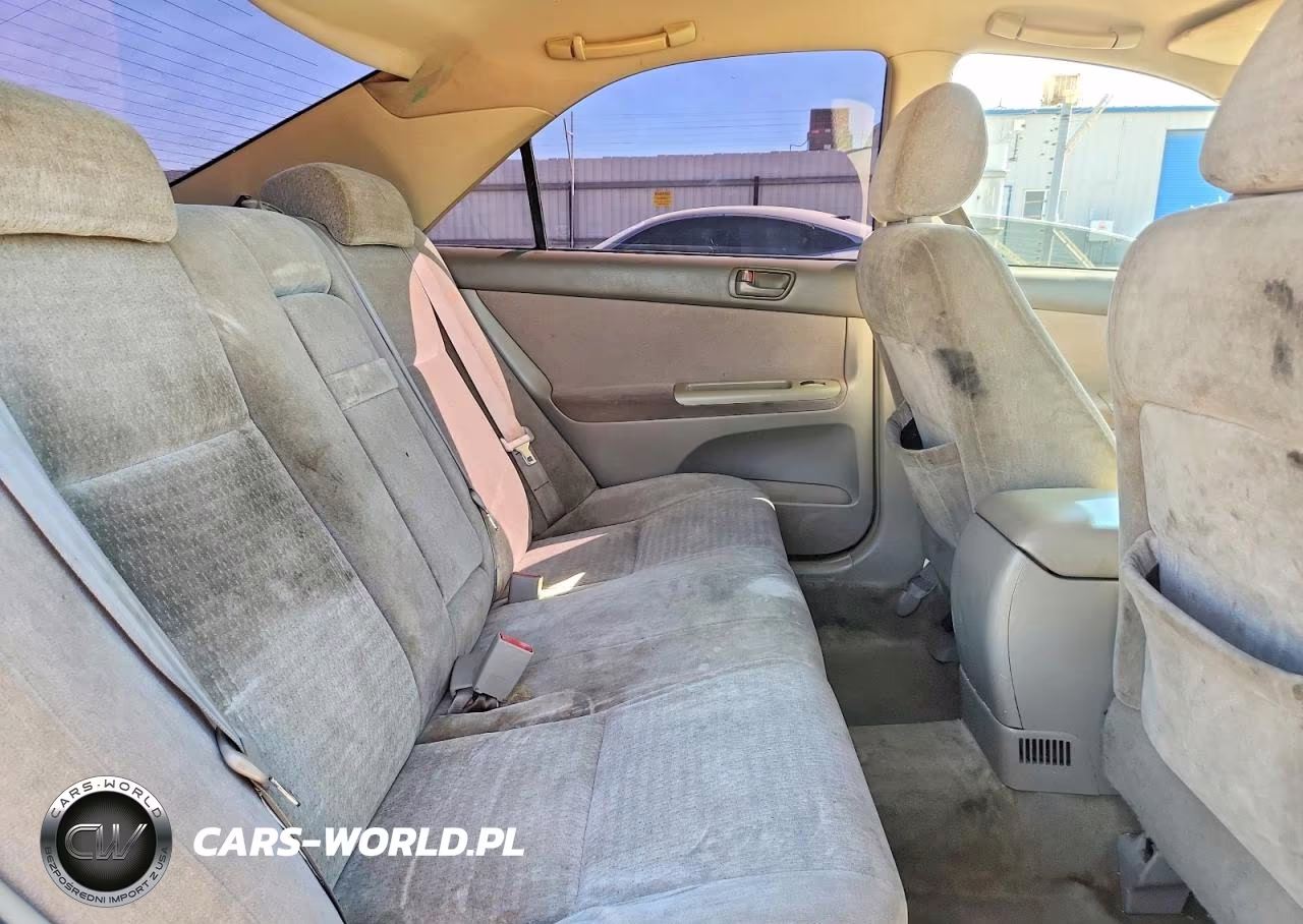 2004 Toyota Camry Le VIN:JTDBE32K040269826 - 10