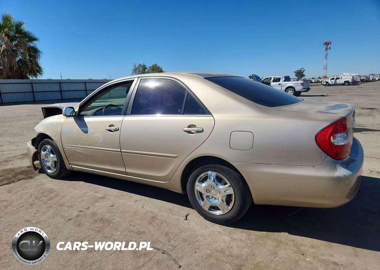 2004 Toyota Camry Le VIN:JTDBE32K040269826 - 2