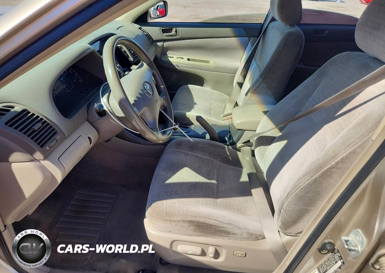 2004 Toyota Camry Le VIN:JTDBE32K040269826 - 7
