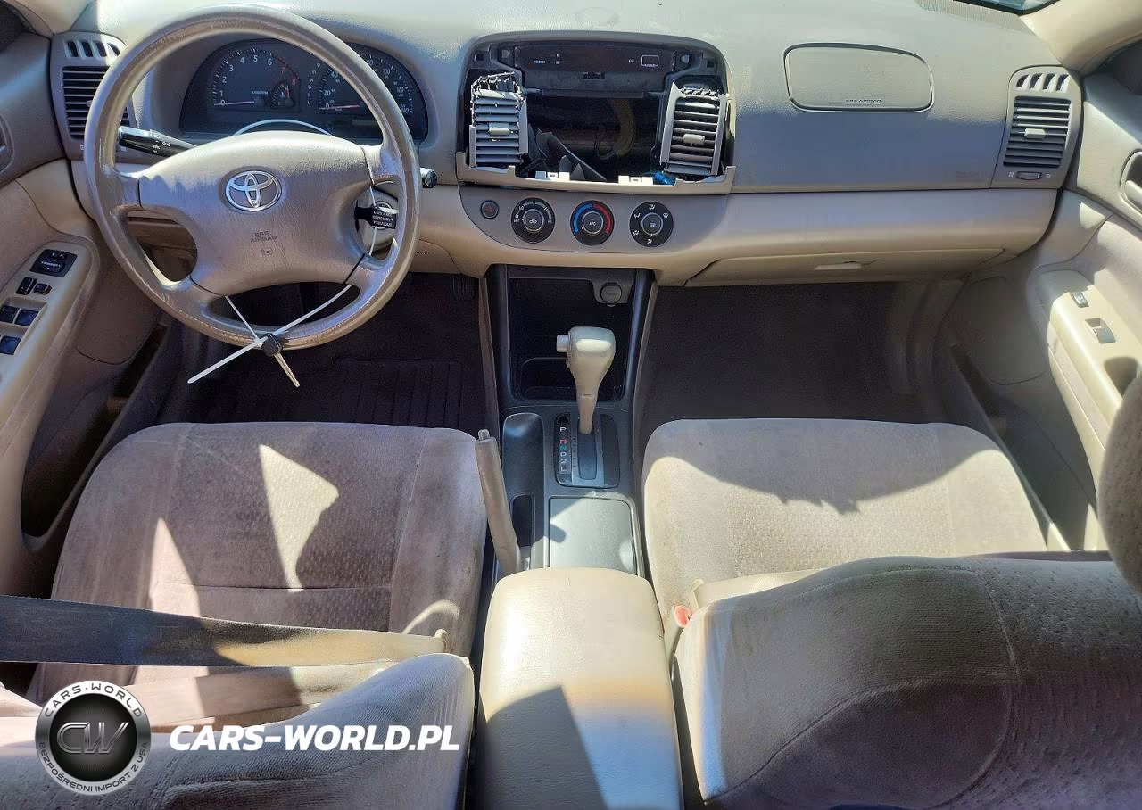 2004 Toyota Camry Le VIN:JTDBE32K040269826 - 8
