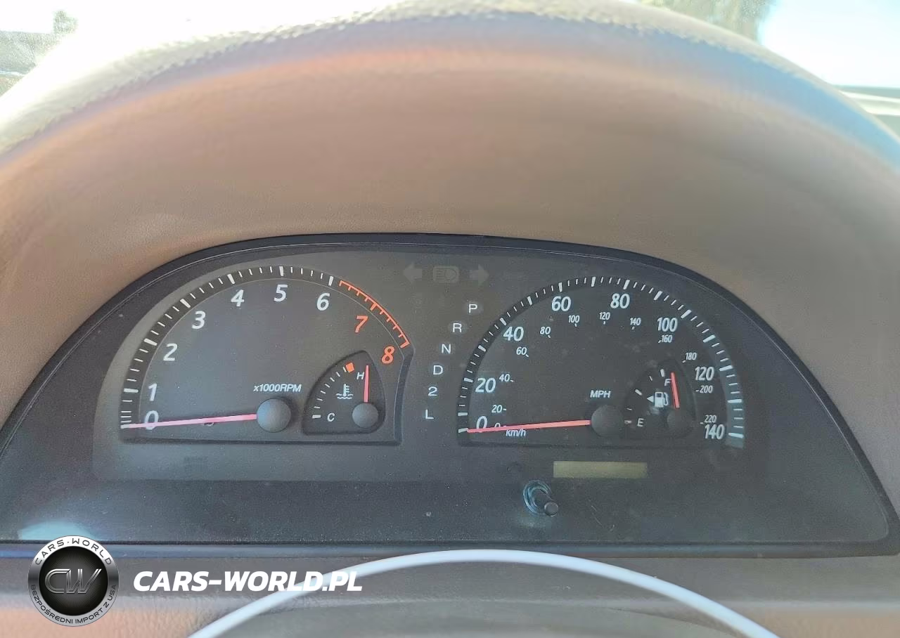 2004 Toyota Camry Le VIN:JTDBE32K040269826 - 9