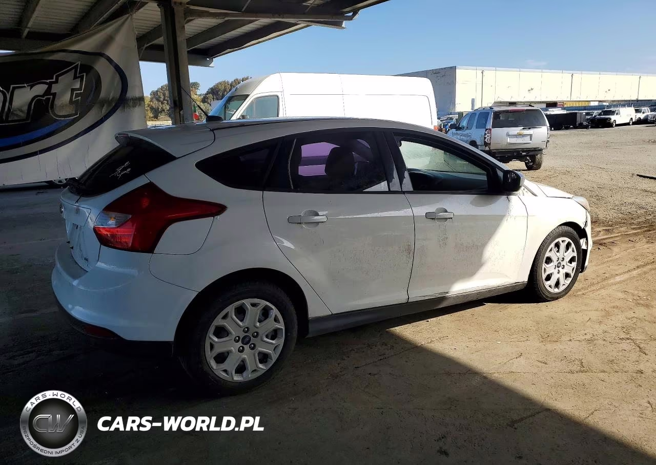 2012 Ford Focus Se VIN:1FAHP3K2XCL357015 - 3