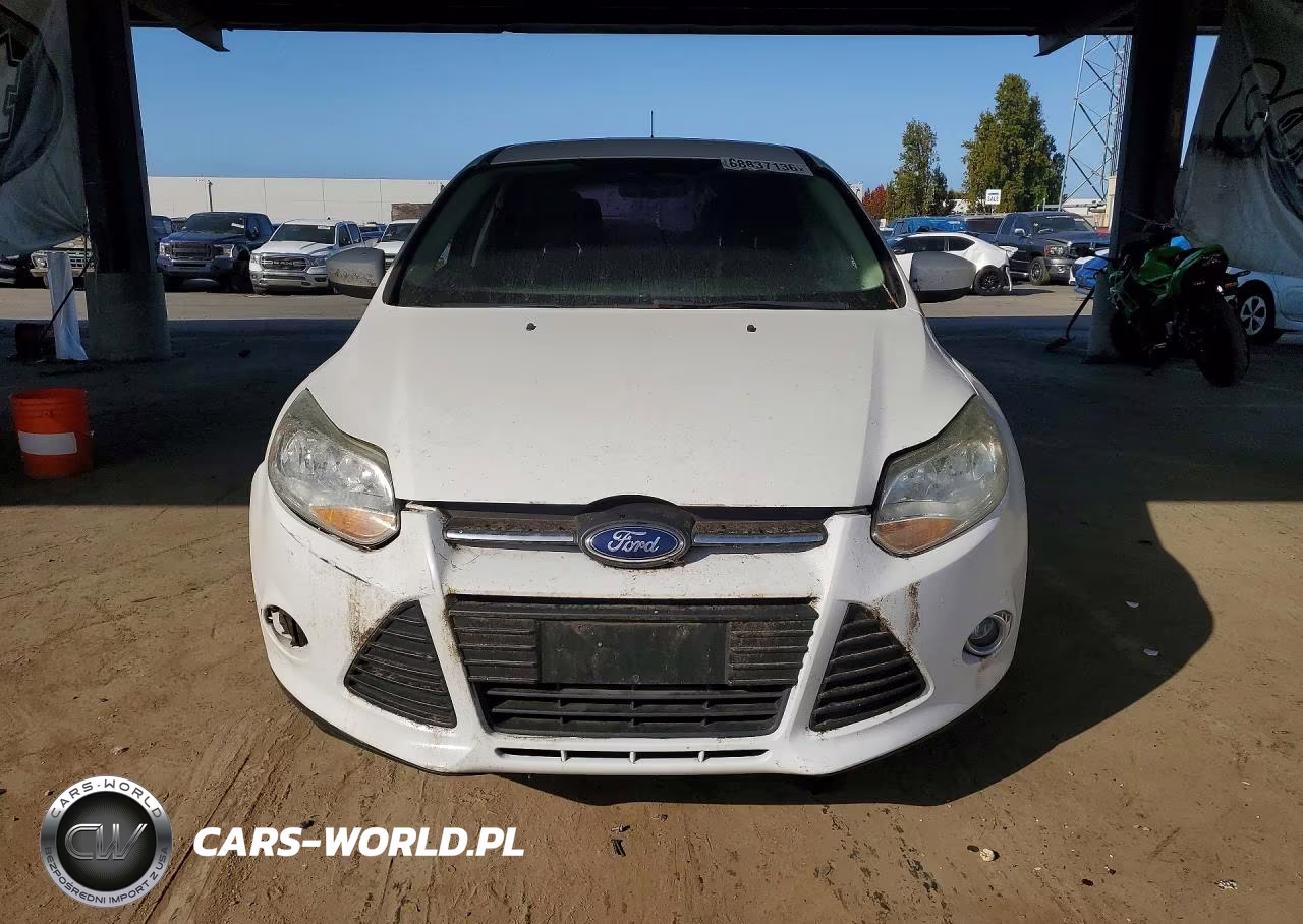 2012 Ford Focus Se VIN:1FAHP3K2XCL357015 - 5