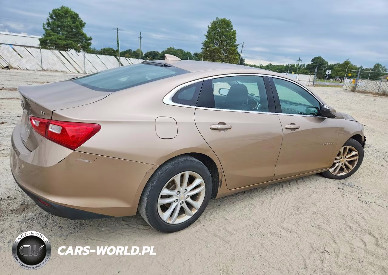 2018 Chevrolet Malibu 3Lt VIN:1G1ZD5ST3JF125971 - 3
