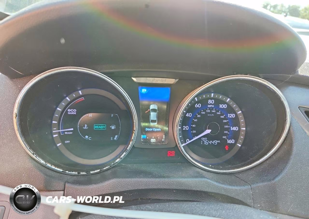 2014 Hyundai Sonata Hybrid VIN:KMHEC4A45EA117723 - 9