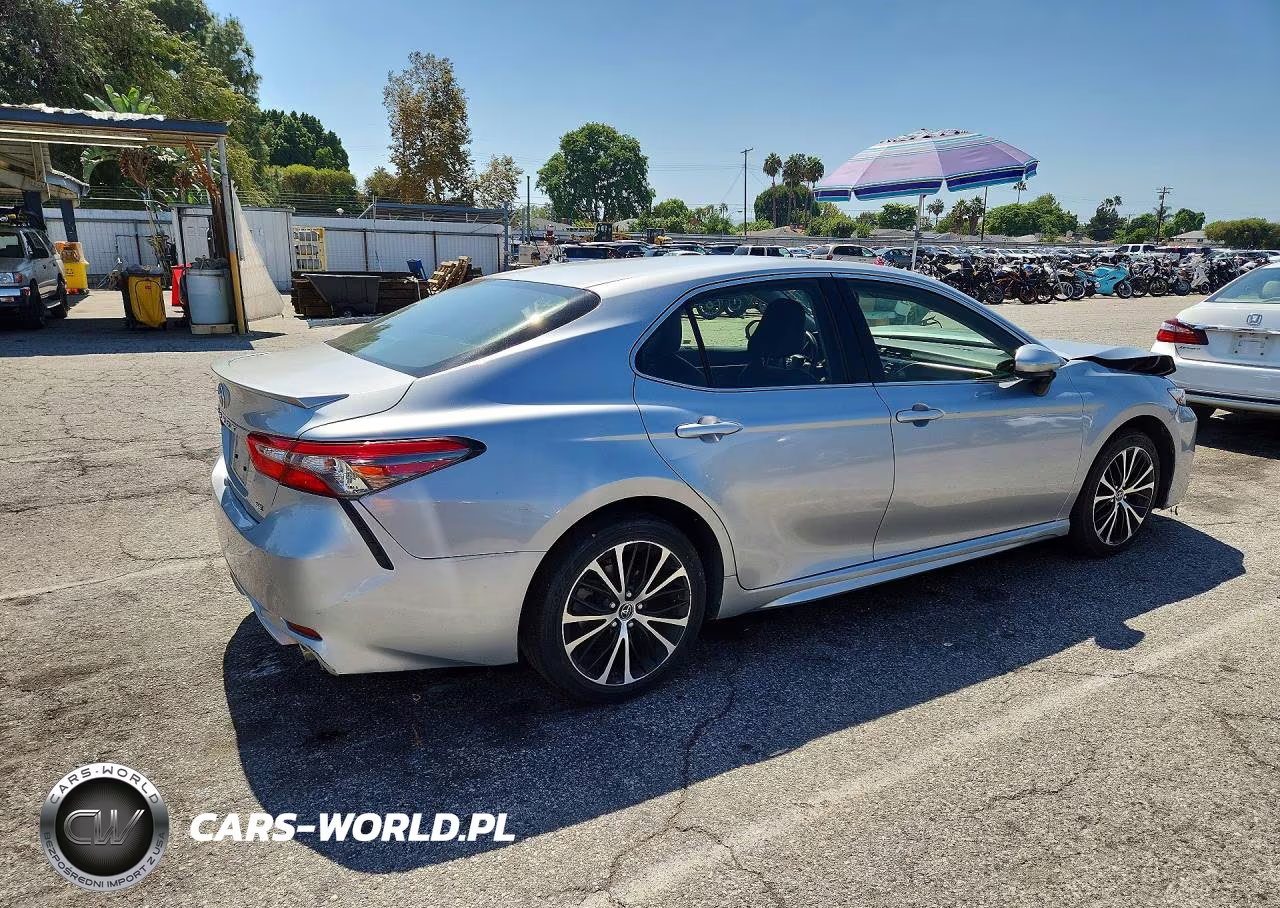 2018 Toyota Camry Se VIN:JTNB11HK4J3040093 - 3