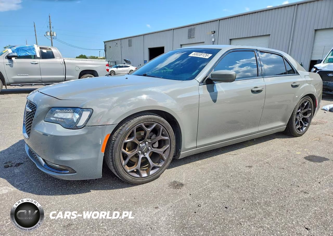 2019 Chrysler 300 S VIN:2C3CCABG6KH679019 - 1