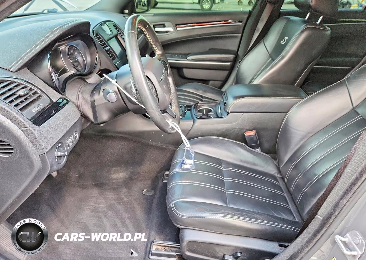 2019 Chrysler 300 S VIN:2C3CCABG6KH679019 - 7