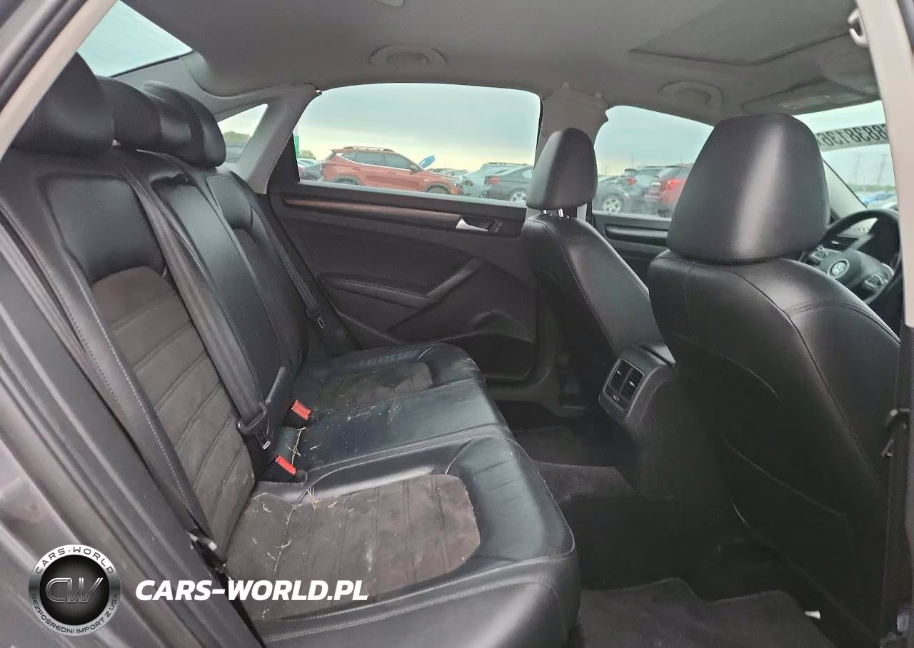 2015 Volkswagen Passat Sel VIN:1VWCS7A35FC116825 - 10