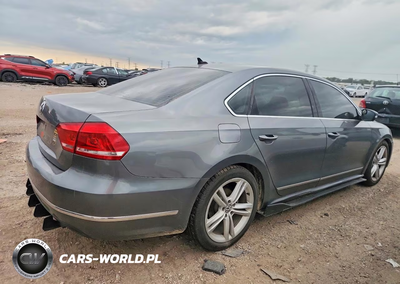 2015 Volkswagen Passat Sel VIN:1VWCS7A35FC116825 - 3