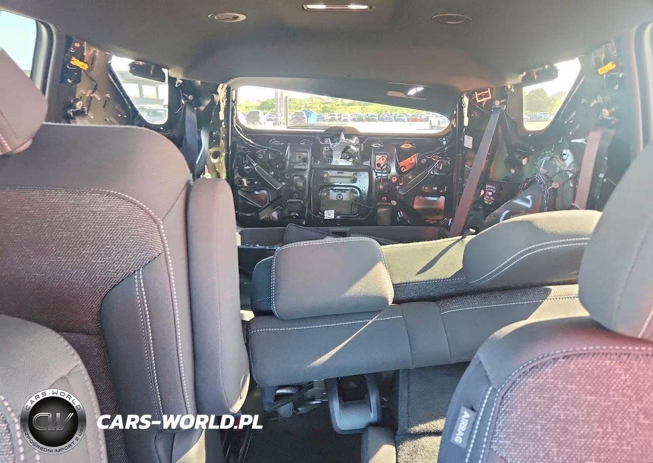 2025 Chevrolet Traverse Lt VIN:1GNERGRS8SJ171169 - 10