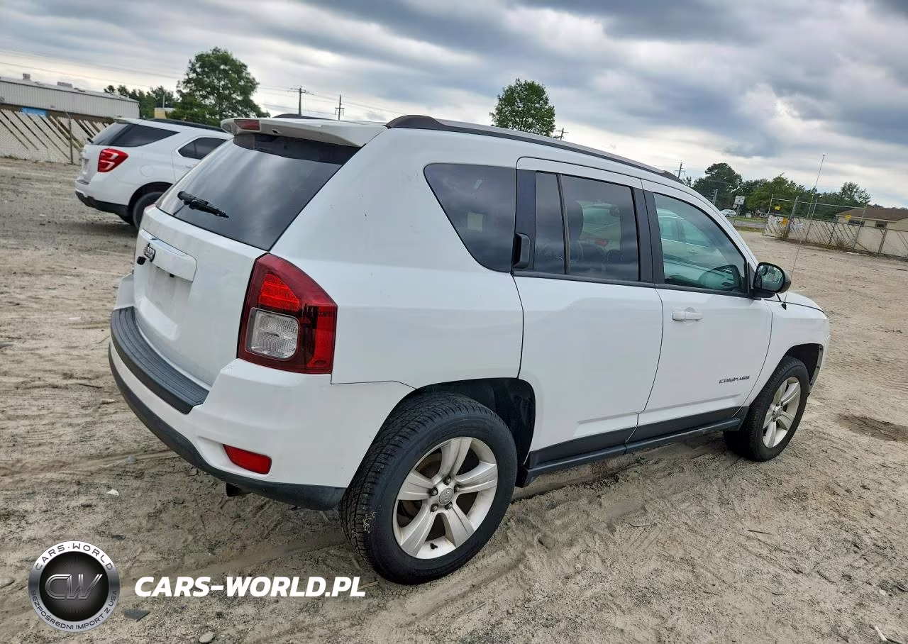 2015 Jeep Compass Sport VIN:1C4NJDBB8FD438825 - 3