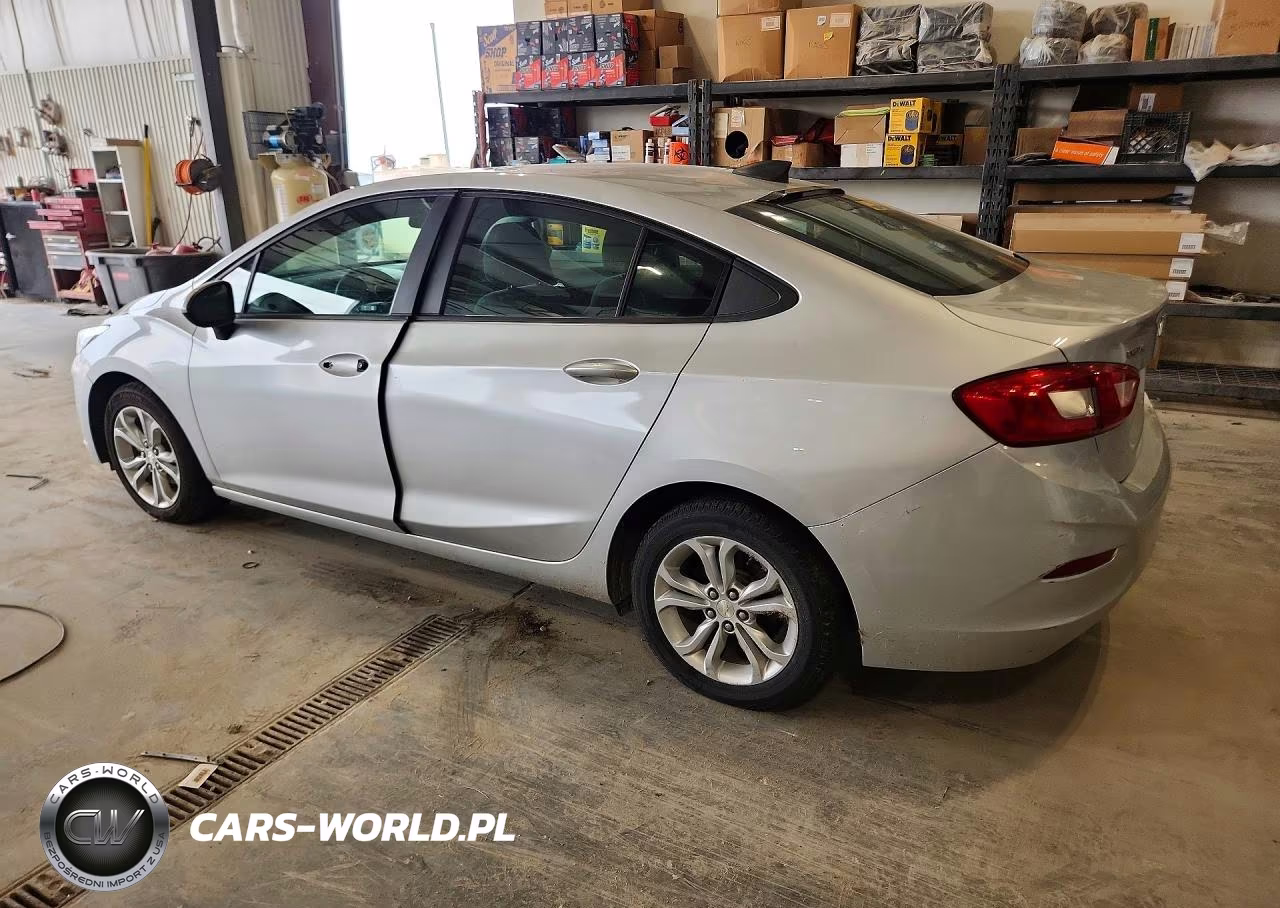 2019 Chevrolet Cruze Ls VIN:1G1BC5SM6K7148010 - 2