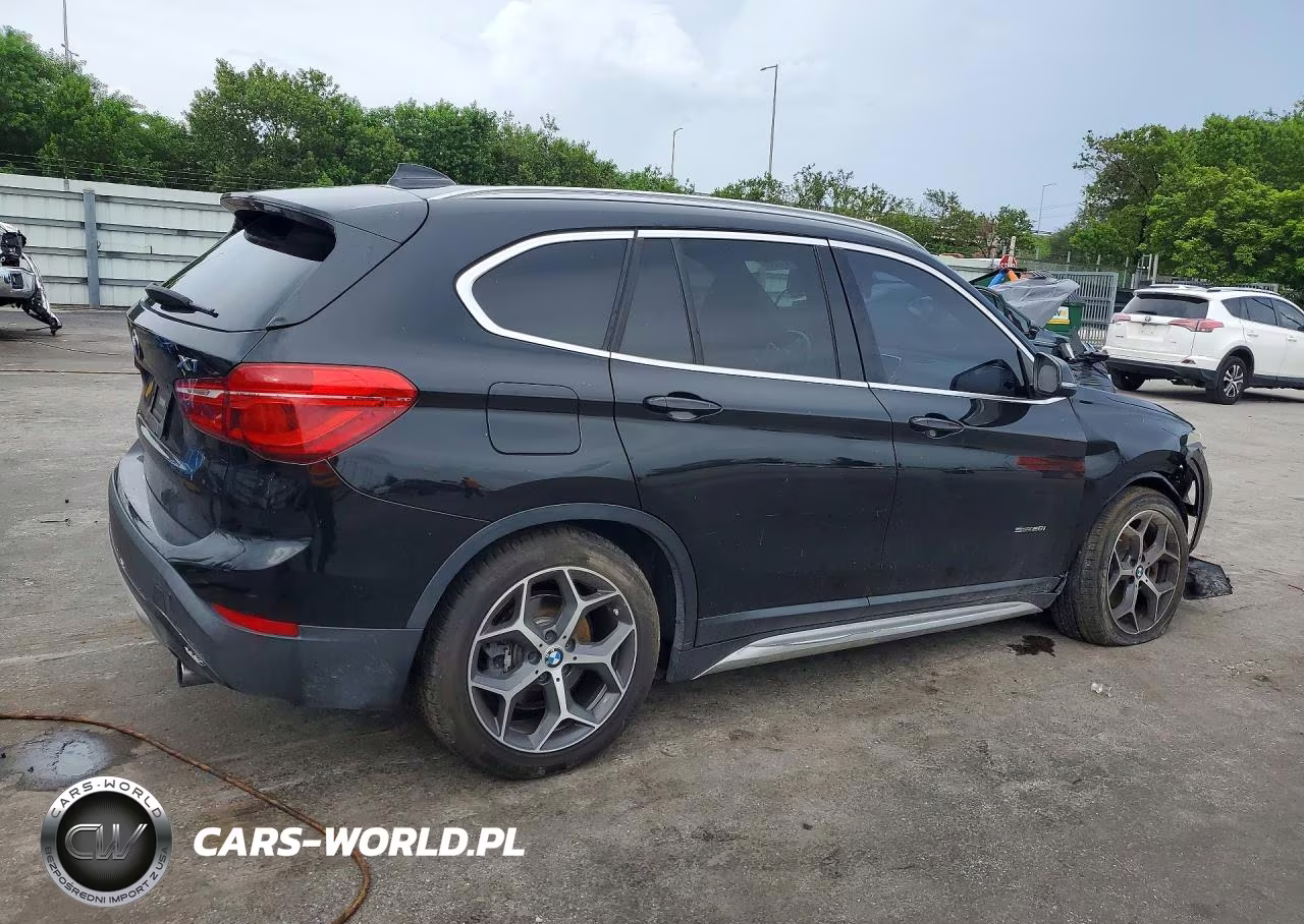 2018 BMW X1 Sdrive28I VIN:WBXHU7C37J5H41746 - 3