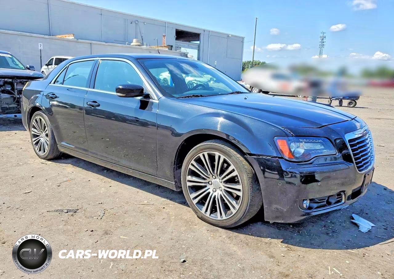 2013 Chrysler 300 S VIN:2C3CCABT9DH632177 - 4