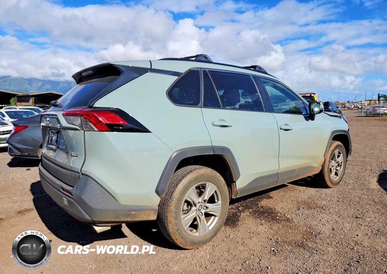 2024 Toyota Rav4 Xle VIN:JTMW1RFV7RD115621 - 3