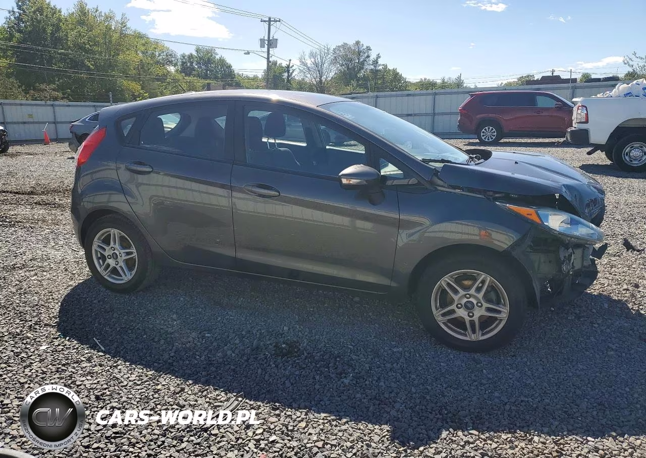 2017 Ford Fiesta Se VIN:3FADP4EJ2HM109127 - 4