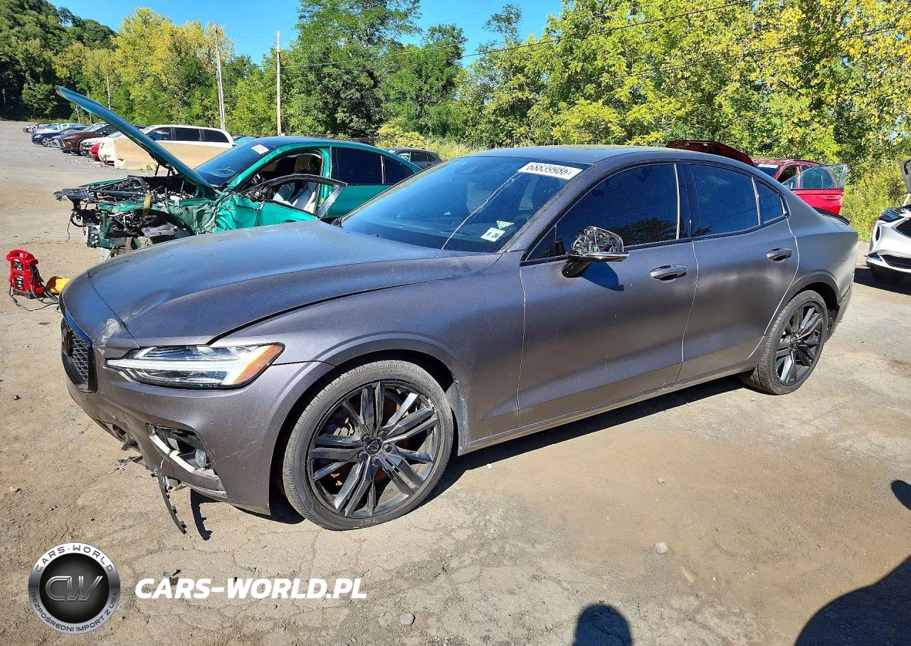 2021 Volvo S60 T6 R-Design VIN:7JRA22TM5MG080550 - 1