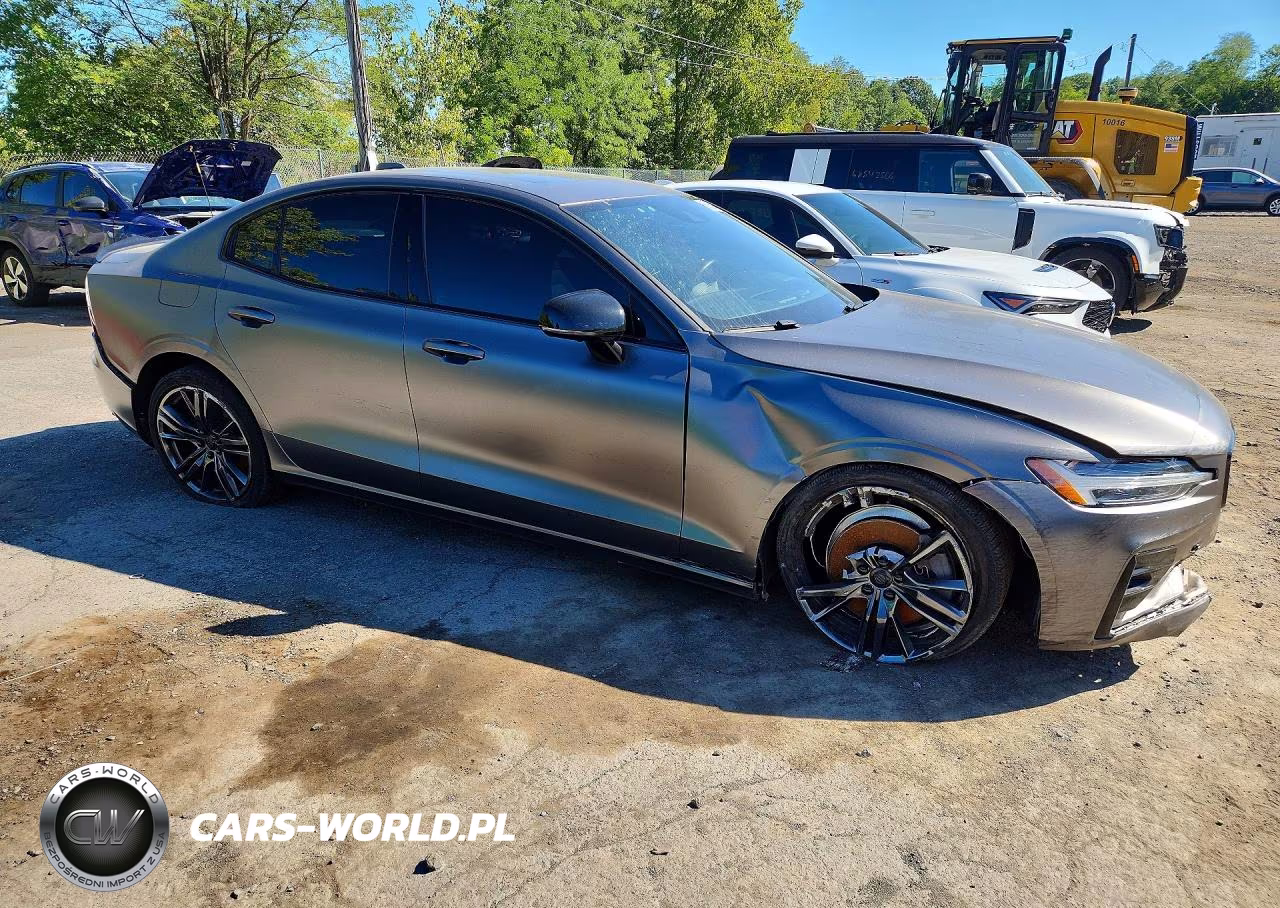 2021 Volvo S60 T6 R-Design VIN:7JRA22TM5MG080550 - 4