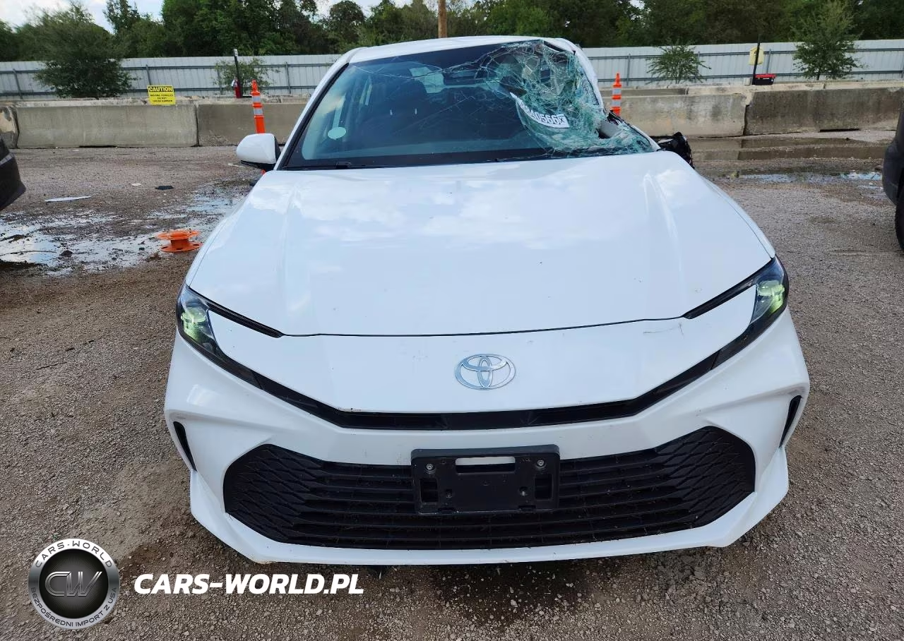 2026 Toyota Camry Le VIN:4T1DAACK8TU275402 - 5
