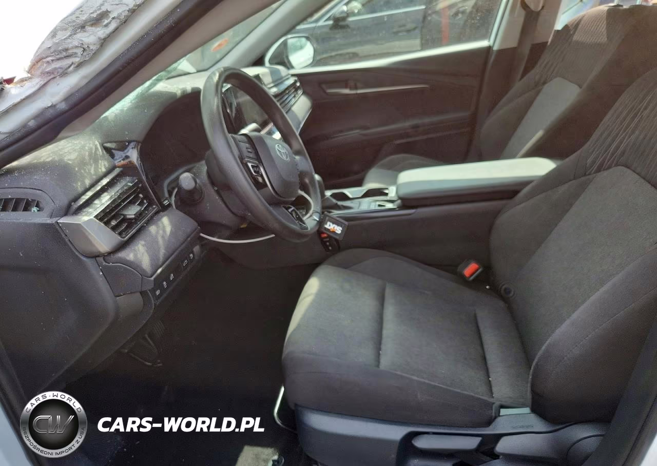 2026 Toyota Camry Le VIN:4T1DAACK8TU275402 - 7