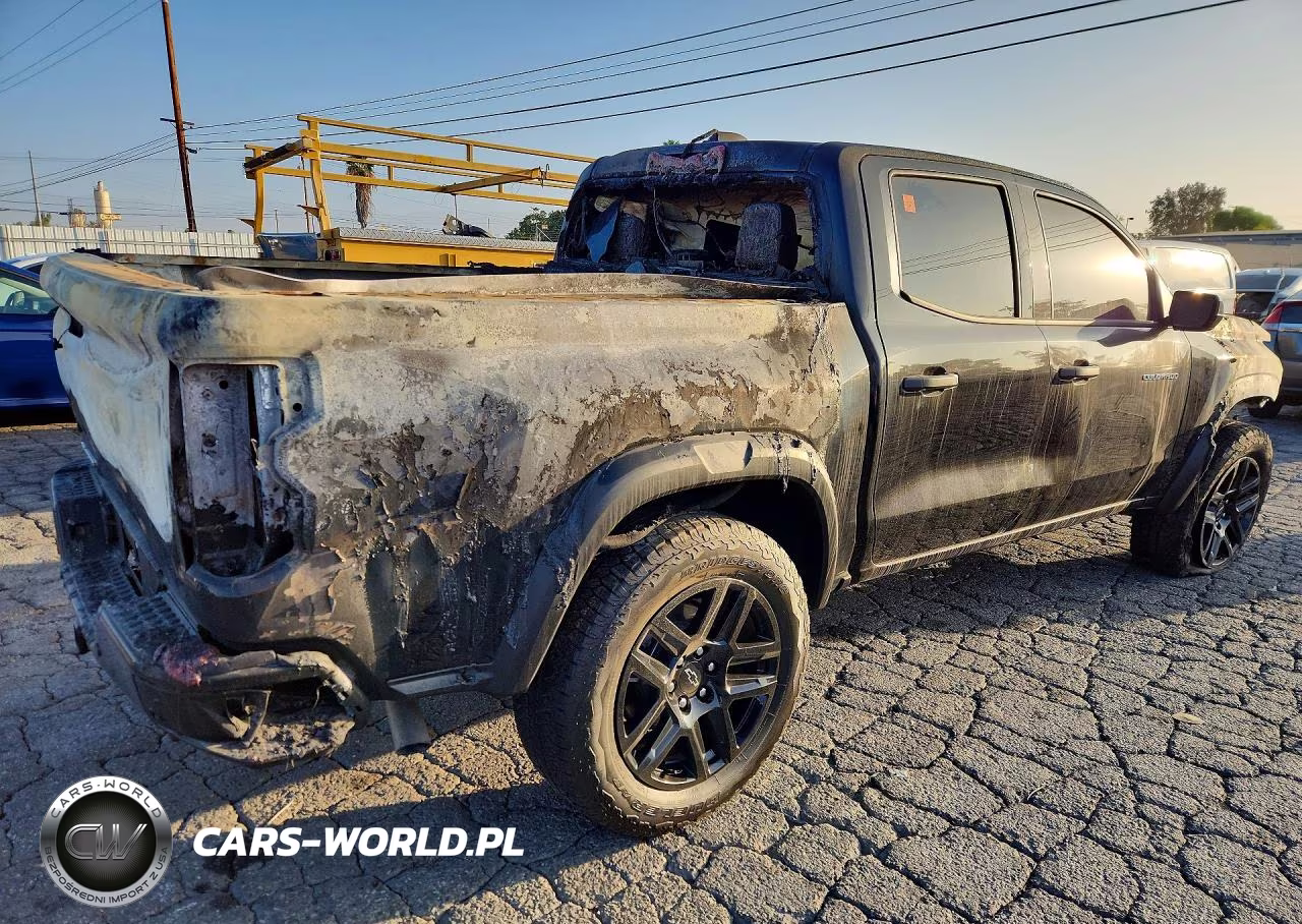 2025 Chevrolet Colorado Trail Boss VIN:1GCPTEEK8S1146057 - 3