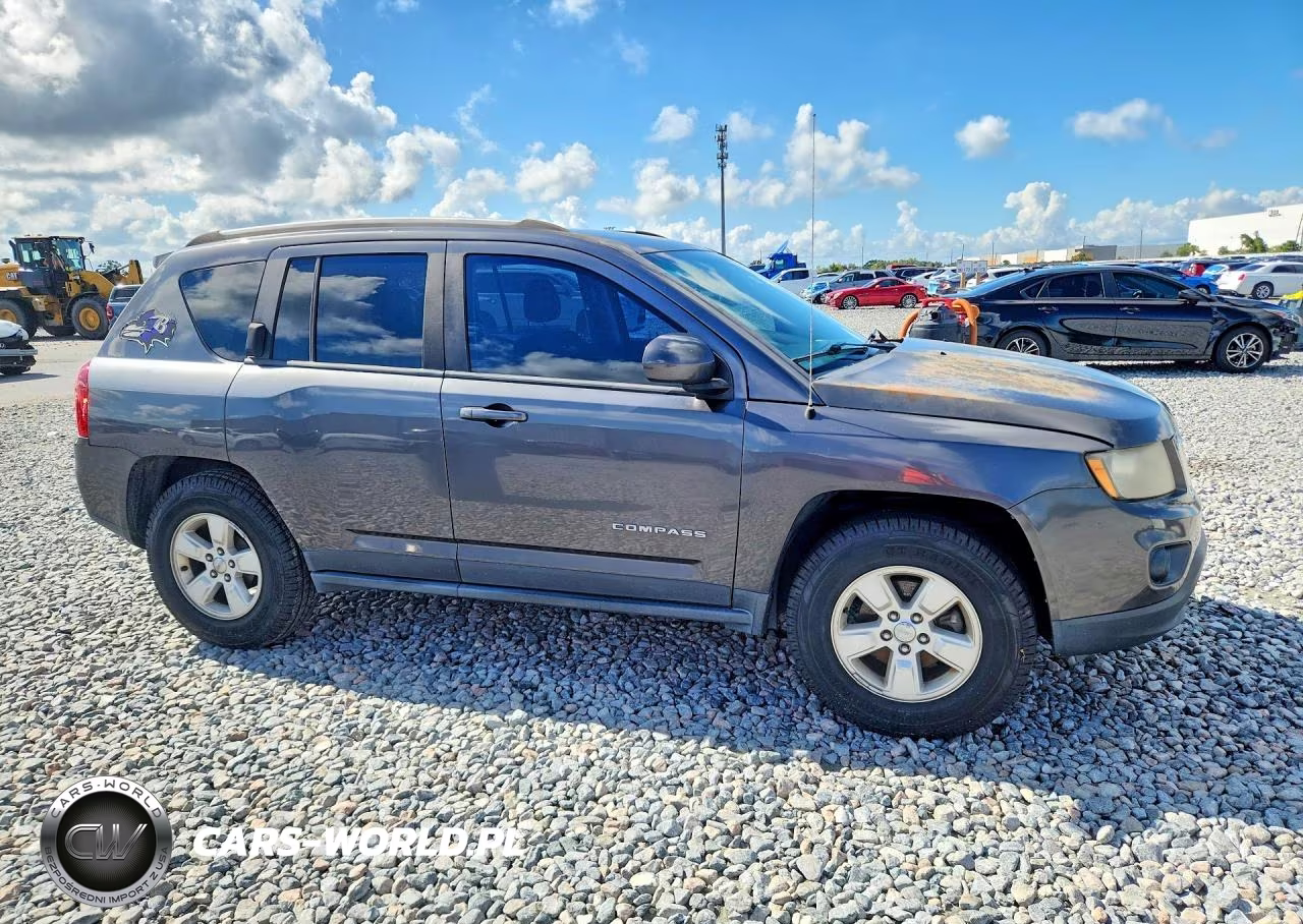 2016 Jeep Compass Latitude VIN:1C4NJCEA0GD793955 - 4
