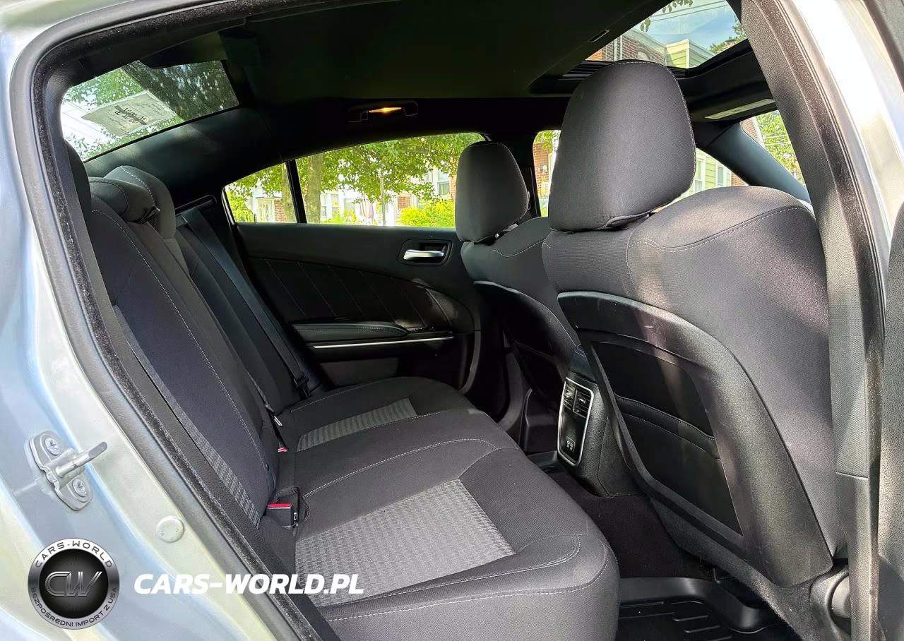 2019 Dodge Charger Scat Pack VIN:2C3CDXGJ1KH571945 - 6