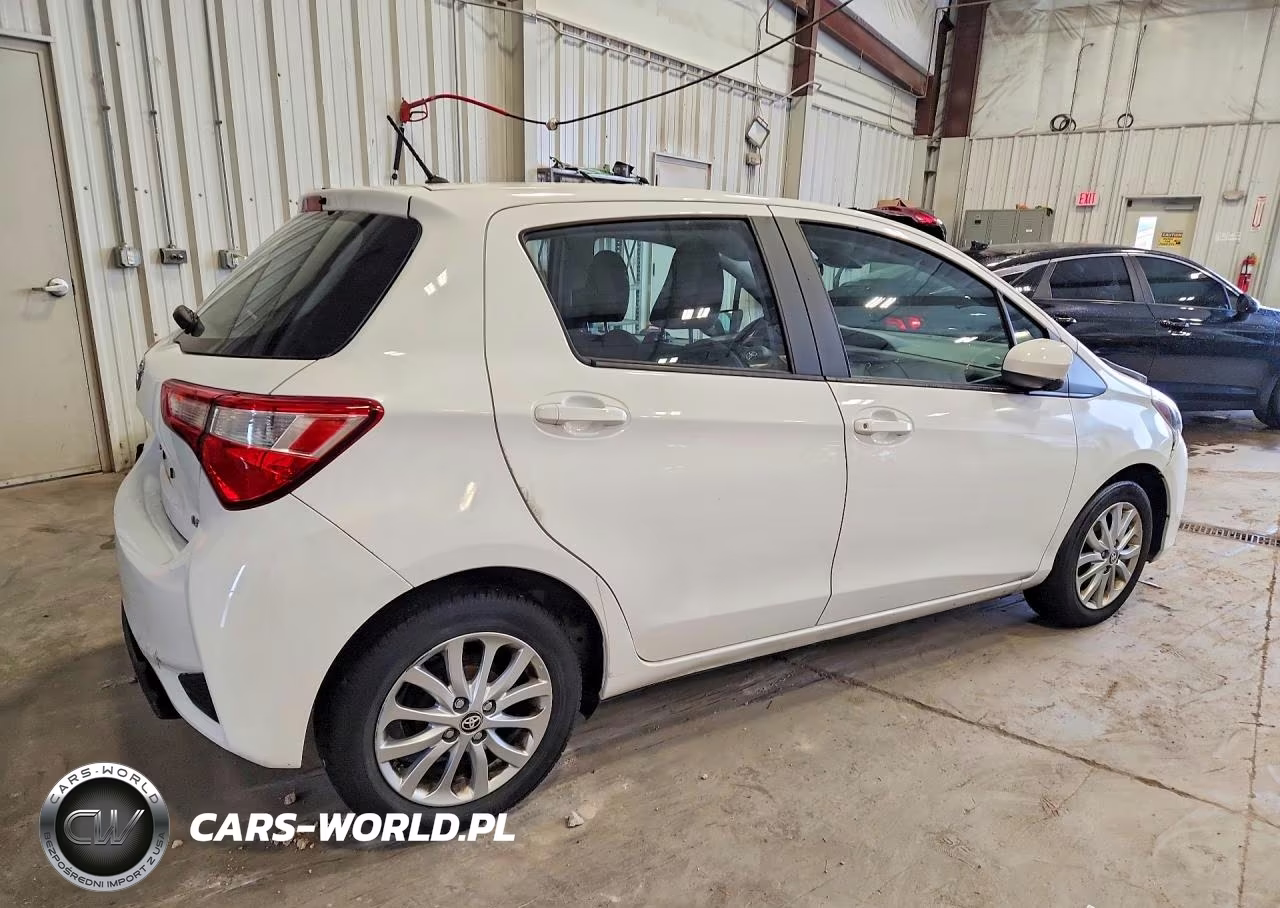2018 Toyota Yaris 5-Door Le VIN:VNKKTUD38JA088326 - 3