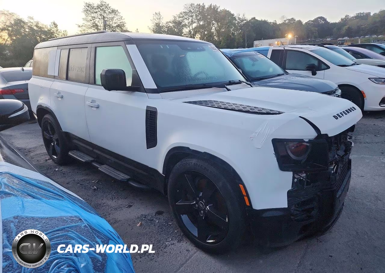 2025 Land Rover Defender 130 X-Dynamic Se VIN:SALE2FEU5S2418438 - 4