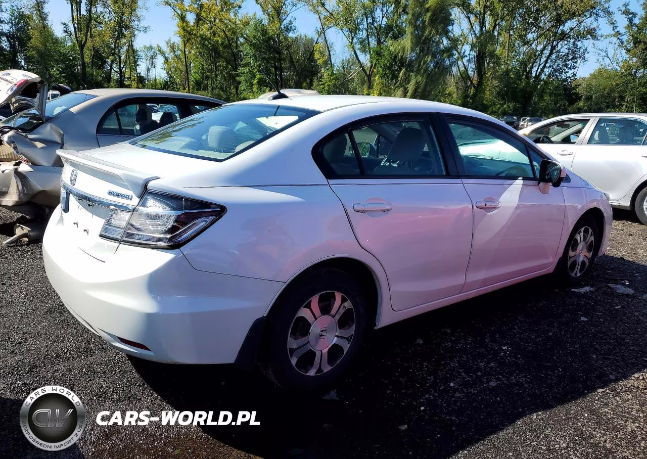 2015 Honda Civic Hybrid L VIN:19XFB4F31FE000747 - 3