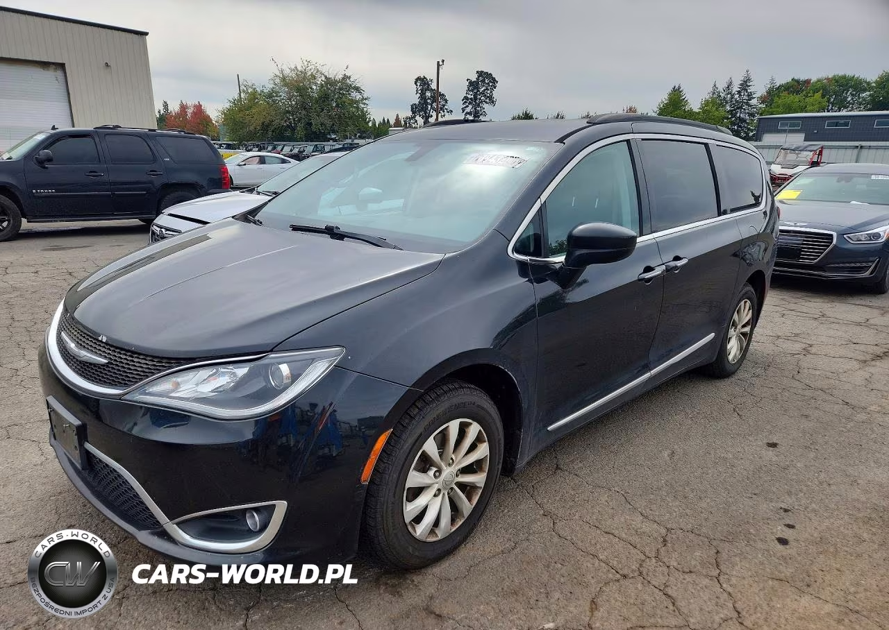2017 Chrysler Pacifica Touring L VIN:2C4RC1BG8HR591095 - 1