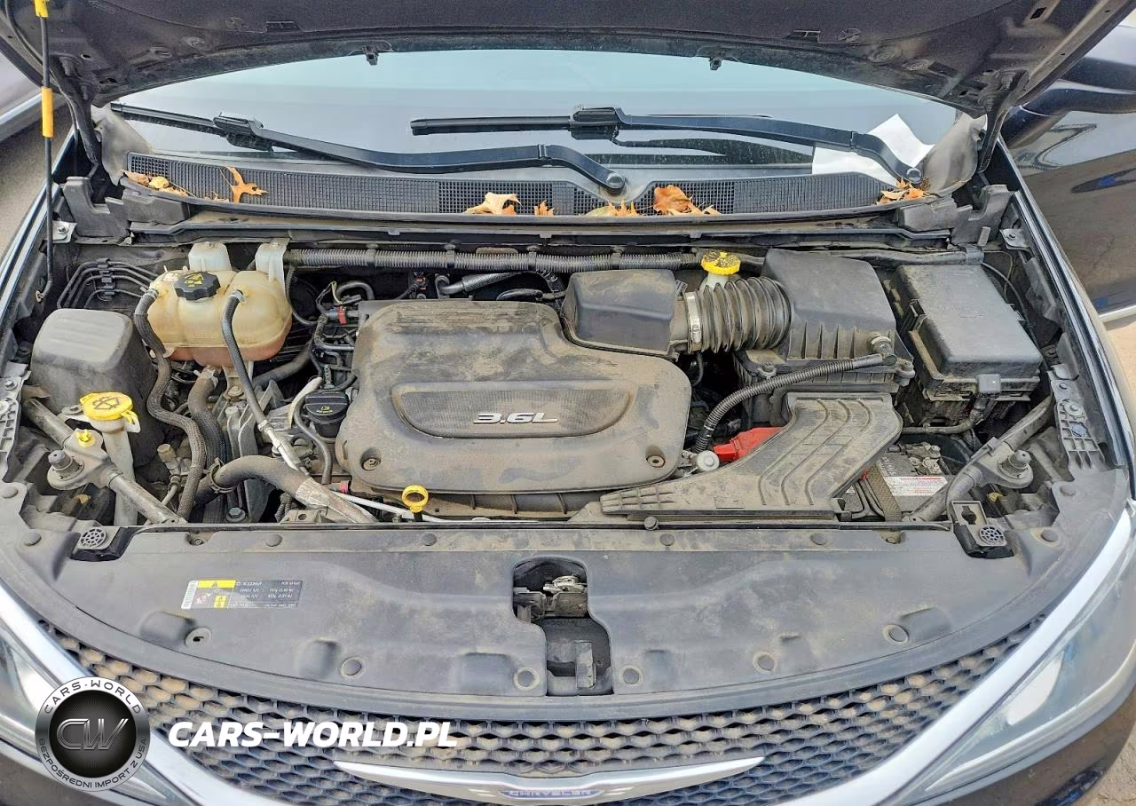2017 Chrysler Pacifica Touring L VIN:2C4RC1BG8HR591095 - 11