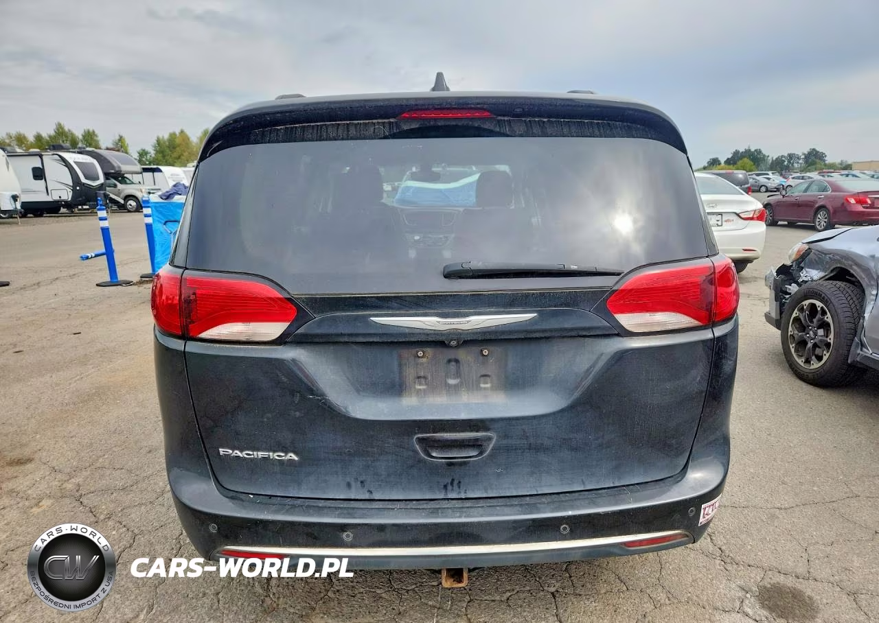 2017 Chrysler Pacifica Touring L VIN:2C4RC1BG8HR591095 - 6