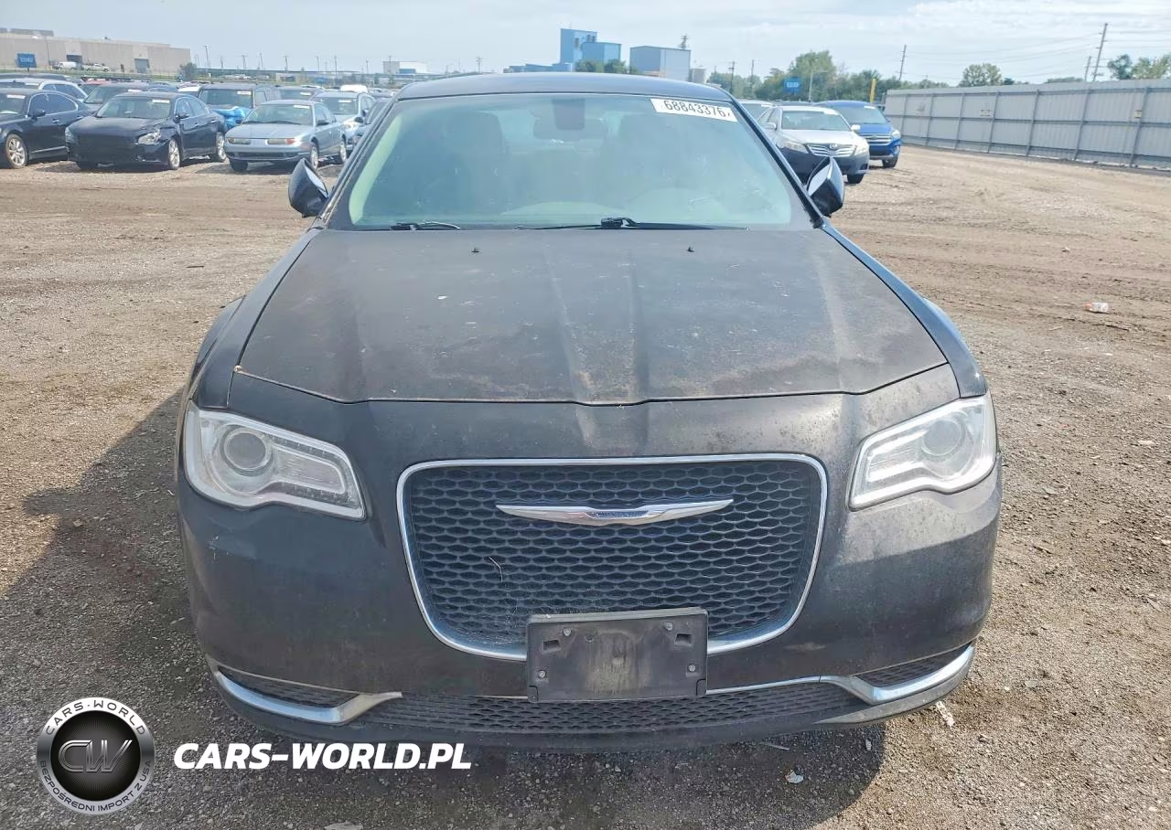 2015 Chrysler 300 Limited VIN:2C3CCAAG1FH864313 - 5
