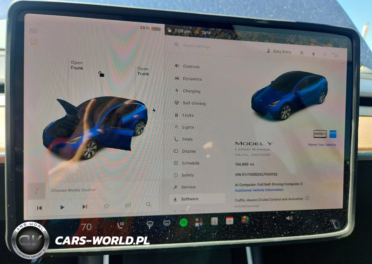 2020 Tesla Model Y VIN:5YJYGDEEXLF043132 - 9
